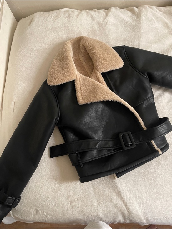 Commense Jackets & Blazers - Commense Black Faux Leather Biker Jacket with Cream Shearling Collar